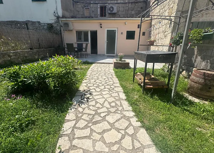 Dalmata Garden Apartment *