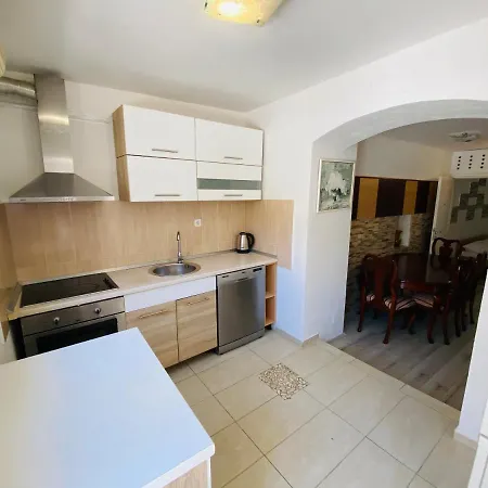 Apartment Dalmata Garden *