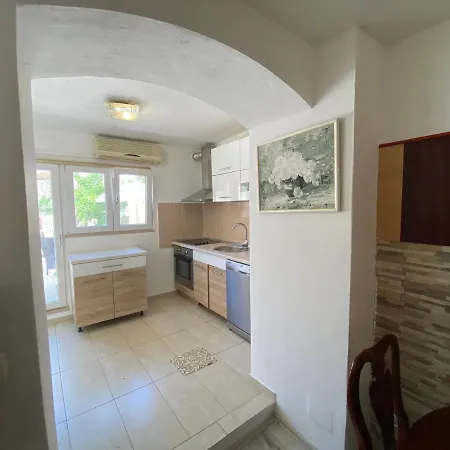 Apartment Dalmata Garden *