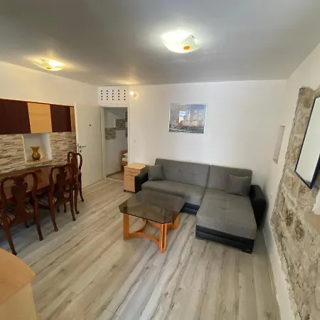 Dalmata Garden Apartment *